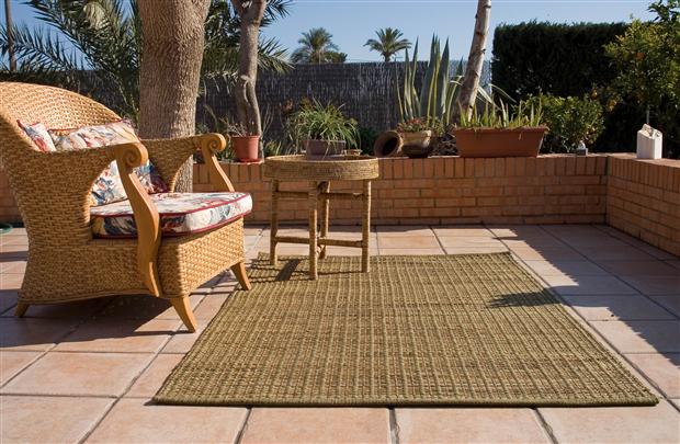 alfombra exterior macon 130x190 cm catral vista frontal|alfombra macon catral detalle textura|alfombra macon exterior en porche ambiente
