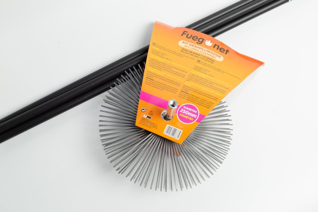 kit limpieza chimenea nylon 250 mm Masso Fuego Net con erizo y varillas|caja del kit limpieza chimenea nylon Masso 250 mm|varillas de polipropileno para erizo nylon chimenea 250 mm