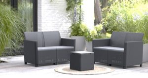 Set Marie Lounge en resina con sofás y mesa auxiliar para jardín